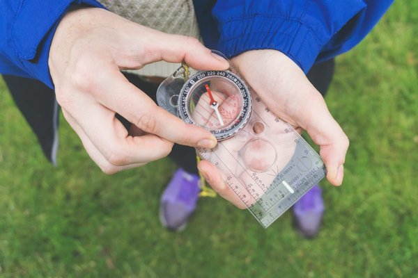 Quelles sont les méthodes pour créer des mondes ouverts non linéaires dans un jeu de rôle?